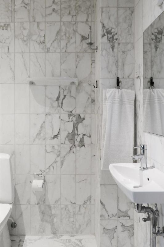 Single / Small Double Room image 3