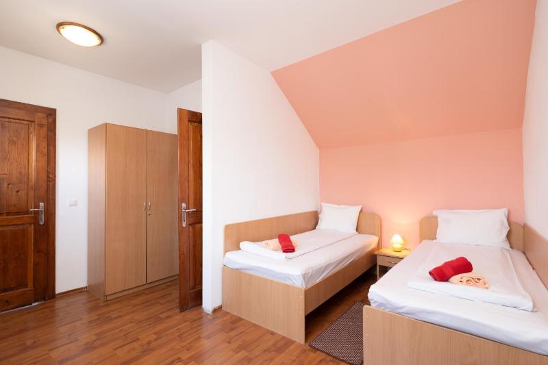 Double or Twin Room image 3
