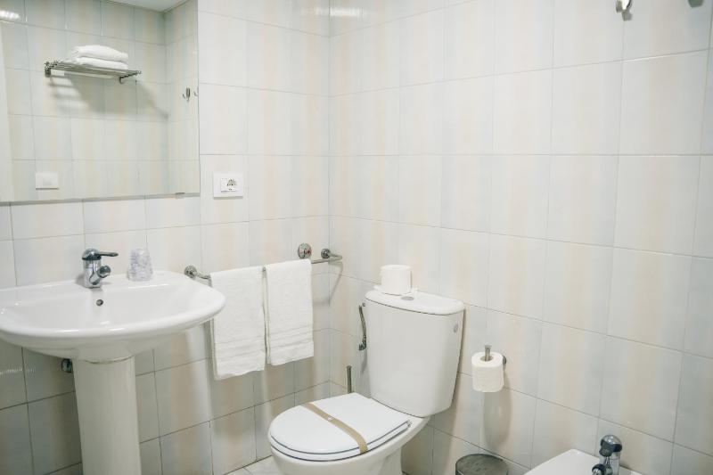 Double Room with Extra Bed image 3