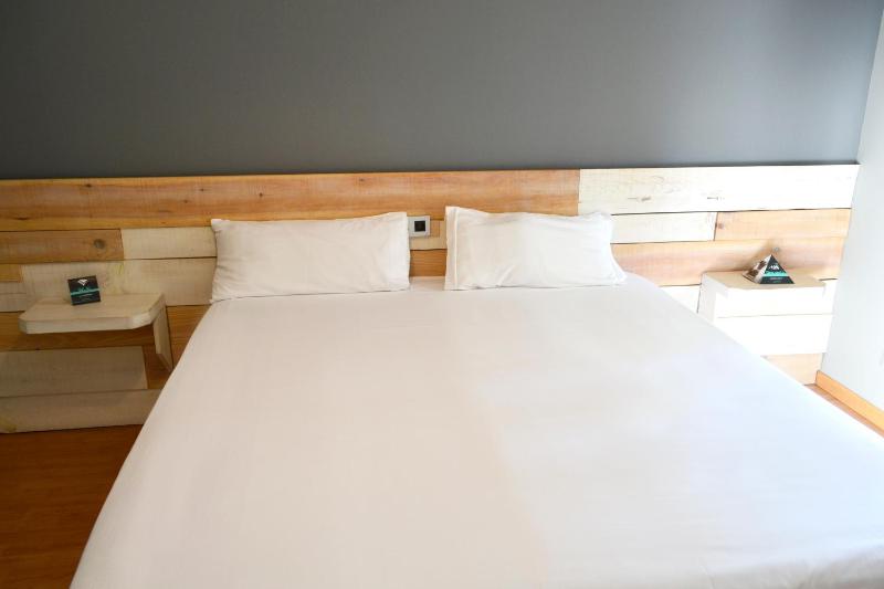 Economy Double or Twin Room image 2
