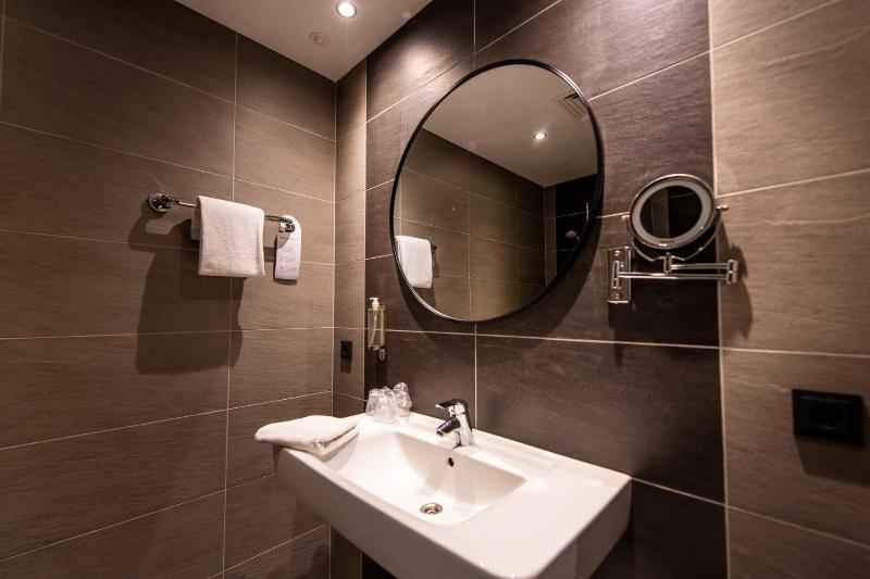 Triple Room image 2