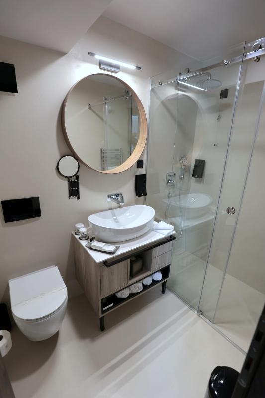 Superior Double Room with Sea View image 4