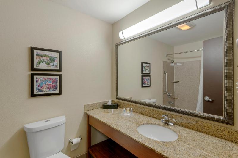 Suite with Two Queen Beds - Non-Smoking image 3