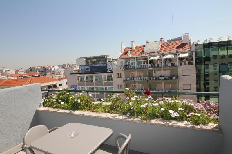 Single Room with Balcony image 2