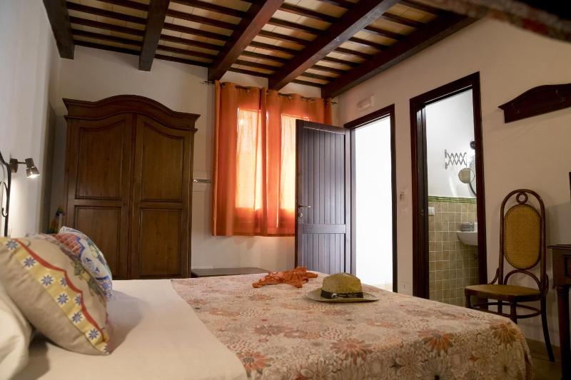 B&B Sabir - image 18