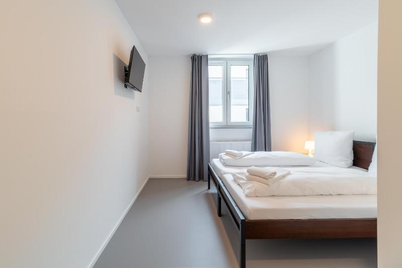 Twin Room with Private Bathroom image 3