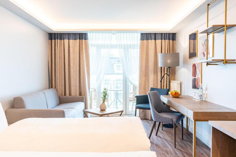 Comfort Double Room with Balcony image 3