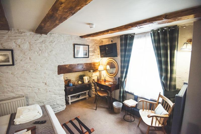 Deluxe Double Room image 3