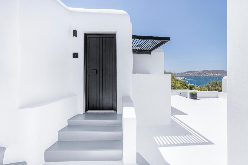 Budget Double with Private Cave Pool image 1