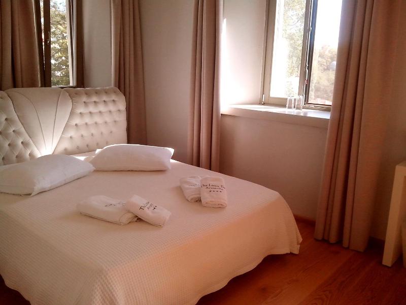 Junior Suite with Balcony image 2