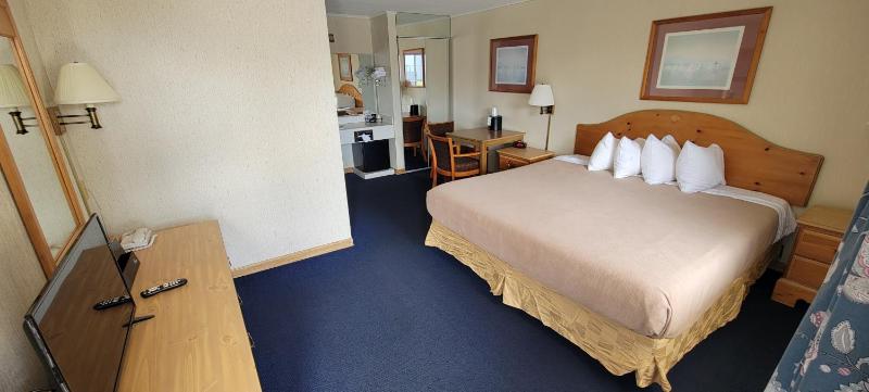 King Room image 3