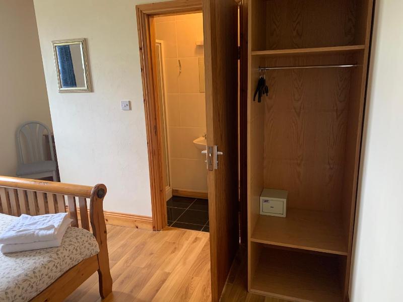 Standard Double Room image 2