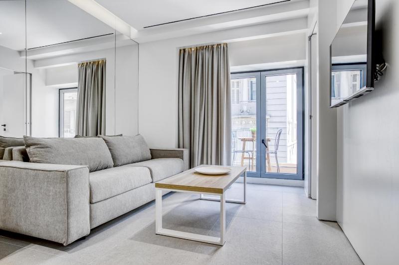 One-Bedroom Apartment image 2