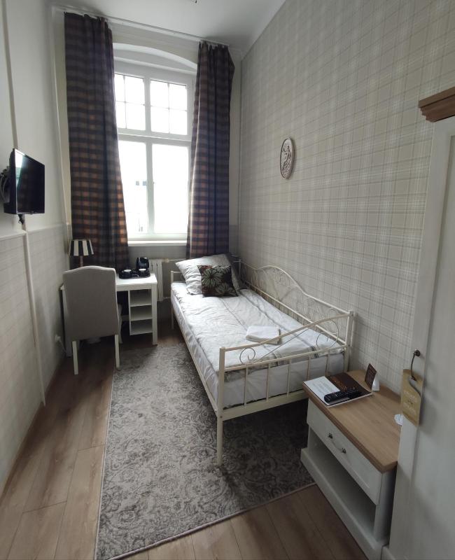 Standard Single Room image 2