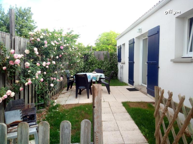 One-Bedroom House image 2