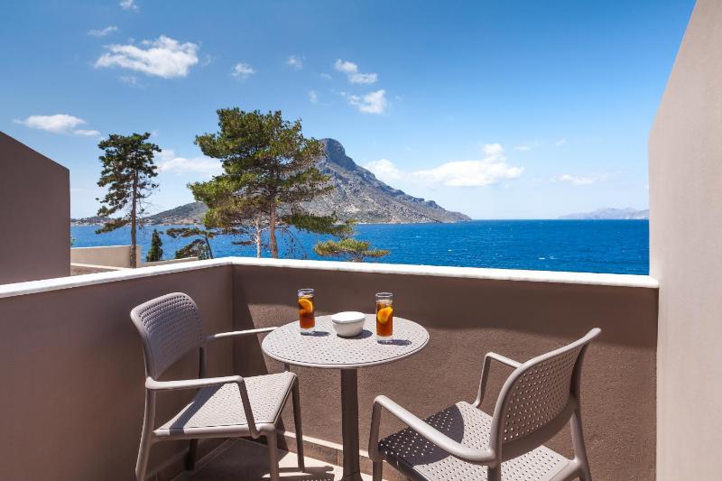 Standard Double Room with Sea View image 2