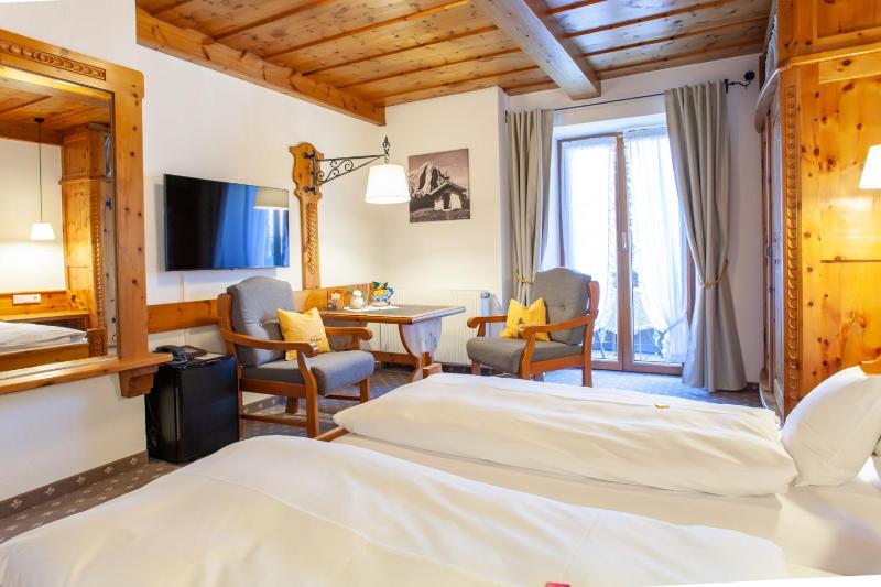 Comfort Double Room with Balcony image 3