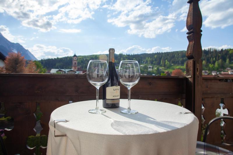 Junior Suite with Mountain View image 3