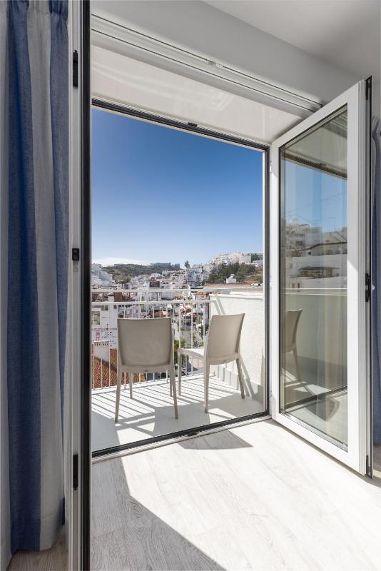 Double or Twin Room with Balcony image 3