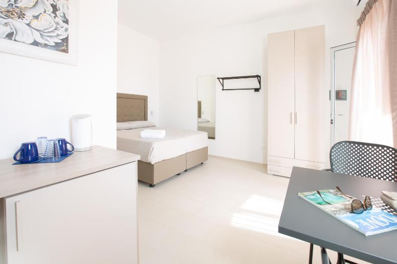 Economy Double Room image 1