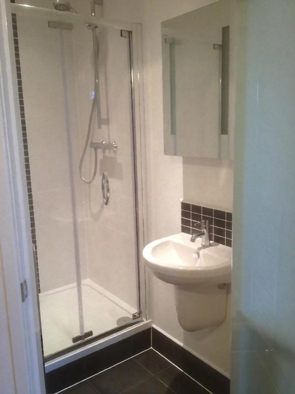 Double Room with Extra Bed image 3