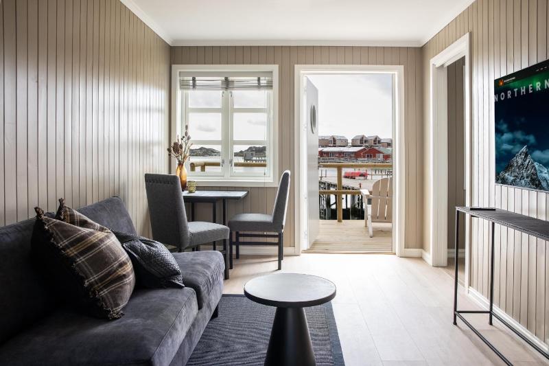 One-Bedroom Apartment image 3