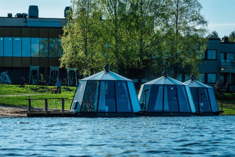 Igloo Boat Suite with Spa Access image 1