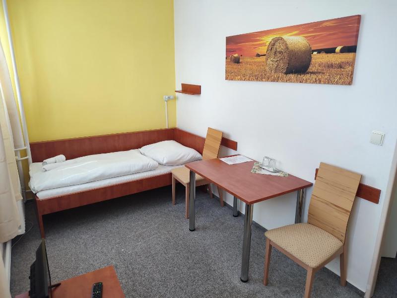 Economy Lux Twin Room image 4