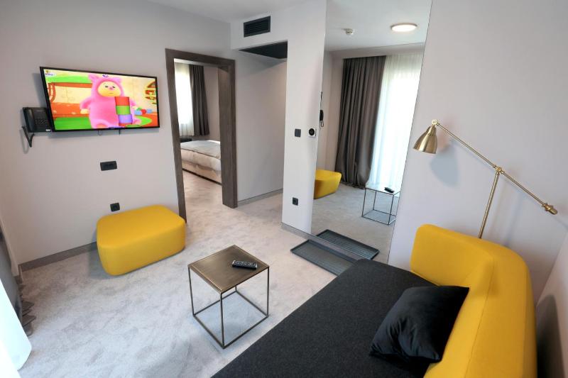 Suite with Sea View image 2