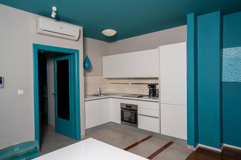 Two-Bedroom Apartment with Terrace, Sea view and Hot Tub image 4