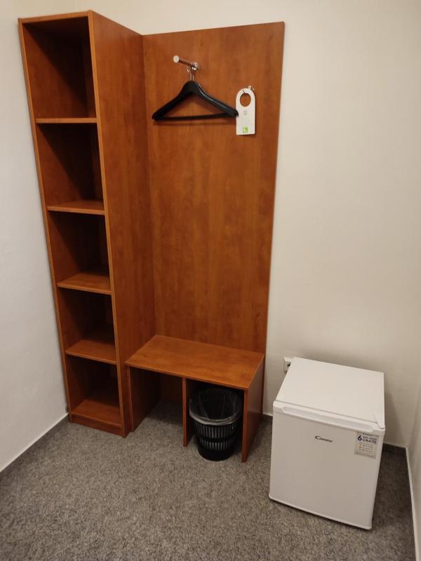 Economy Twin Room image 4