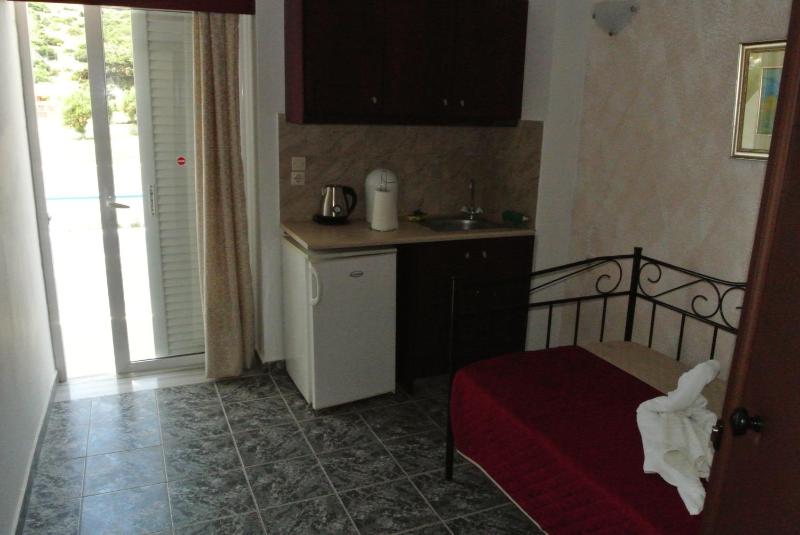 Double Room with Garden View image 1