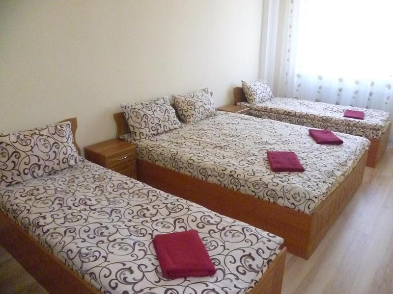 Quadruple Room with Private Bathroom image 3