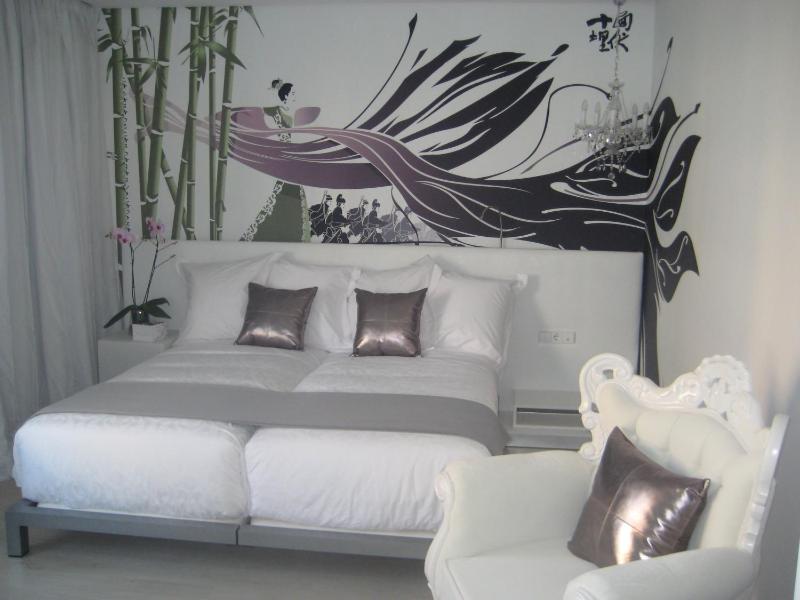 Double or Twin Room image 2