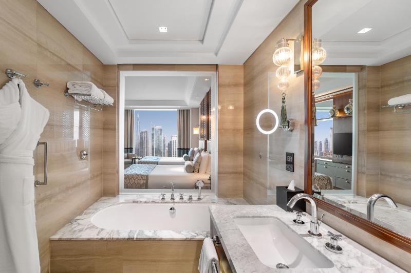 Luxury Twin Room With Burj View image 3