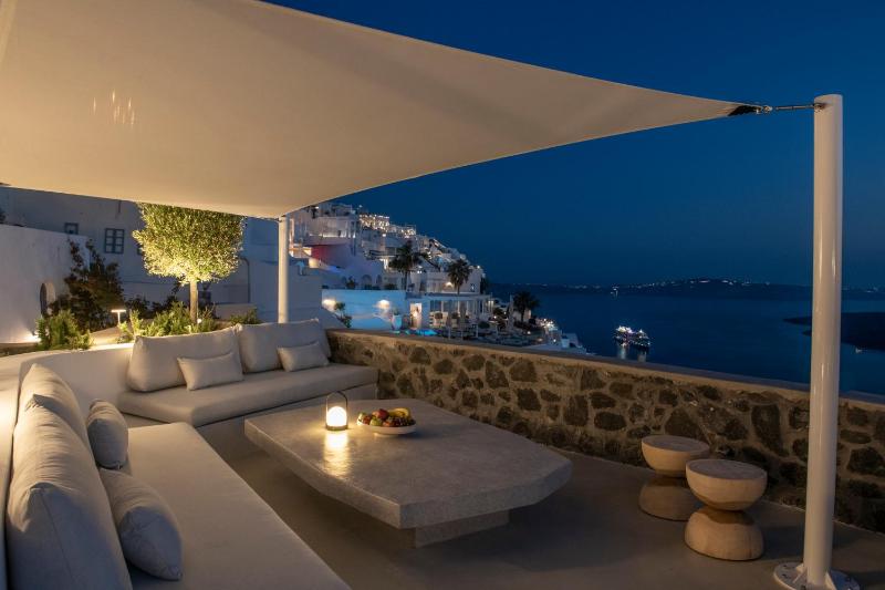 Villa with Sea View image 3