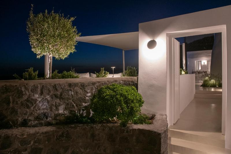 Villa with Sea View image 2
