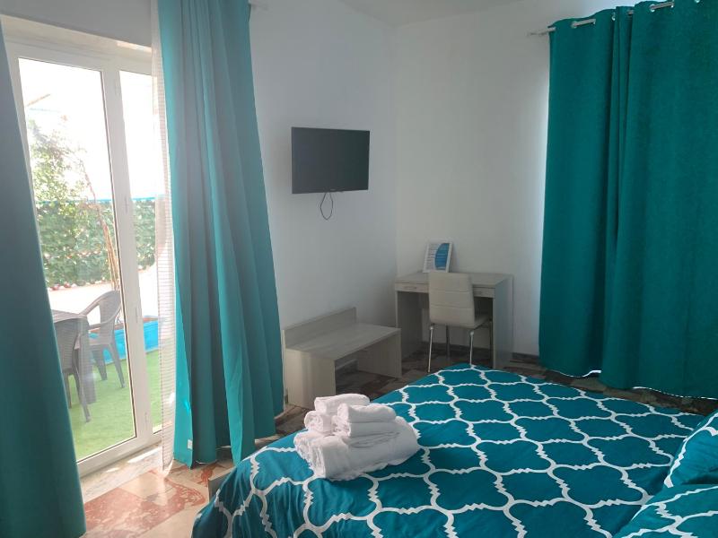 Double Room image 4