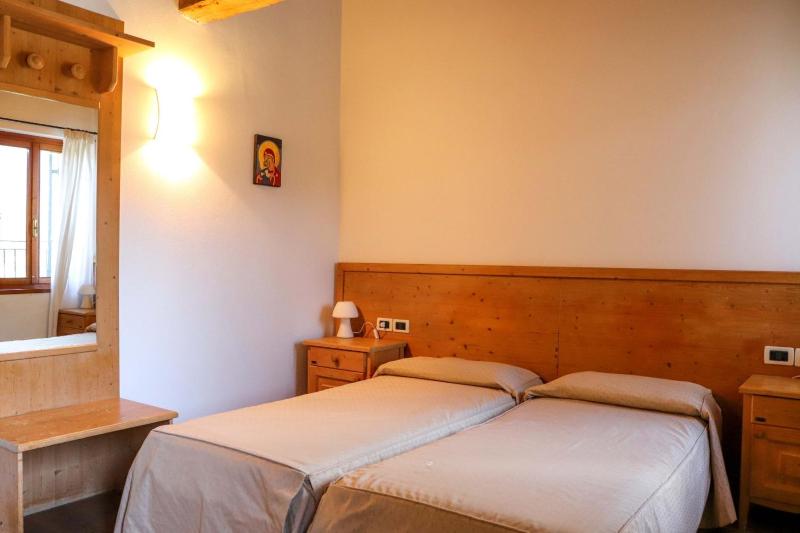 Double or Twin Room with Bathroom image 2