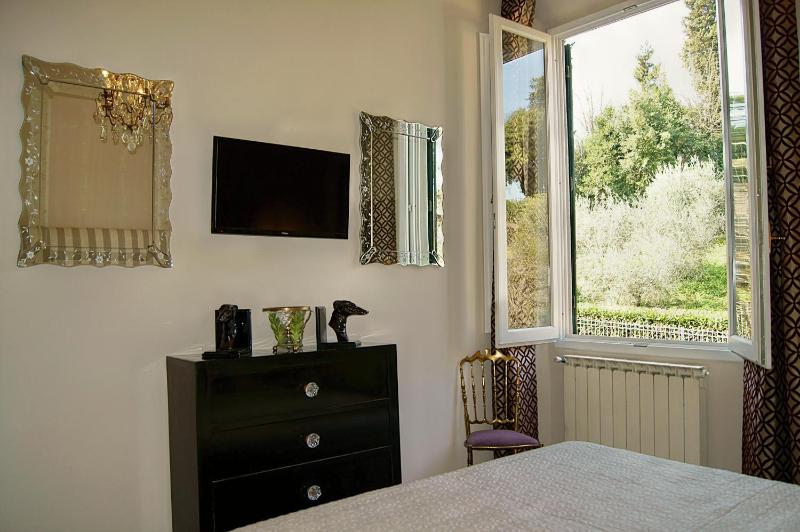 Two-Bedroom Apartment with Terrace image 1