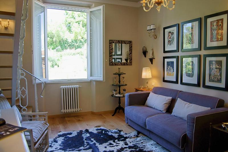 Two-Bedroom Apartment -Split Level image 3