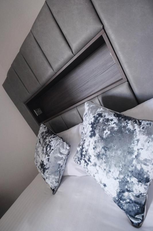 Standard Double Room image 3