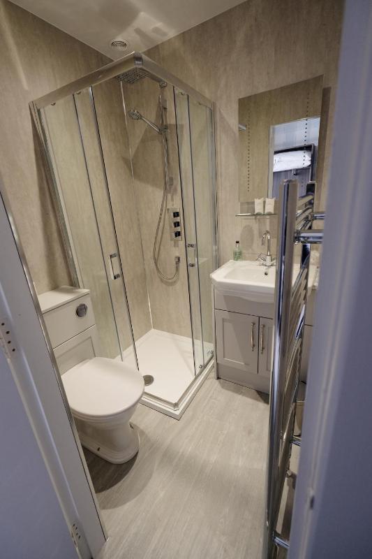 Standard Double Room image 2