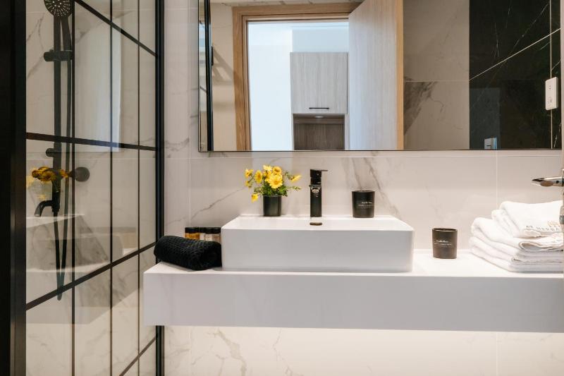 Superior Double or Twin Room with Sea View image 4