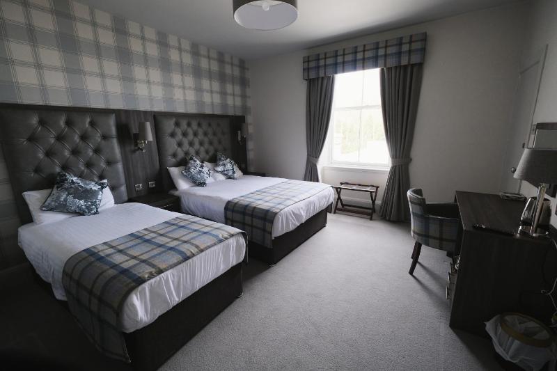 Standard Double or Twin Room image 4