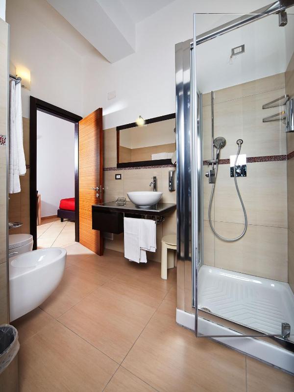 Quadruple Room with Balcony and Sea View image 2