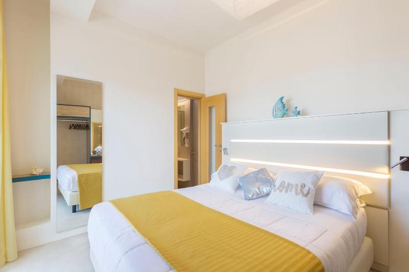Double Room image 4