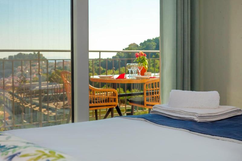 Natura Luxury Suites Parga - image 12