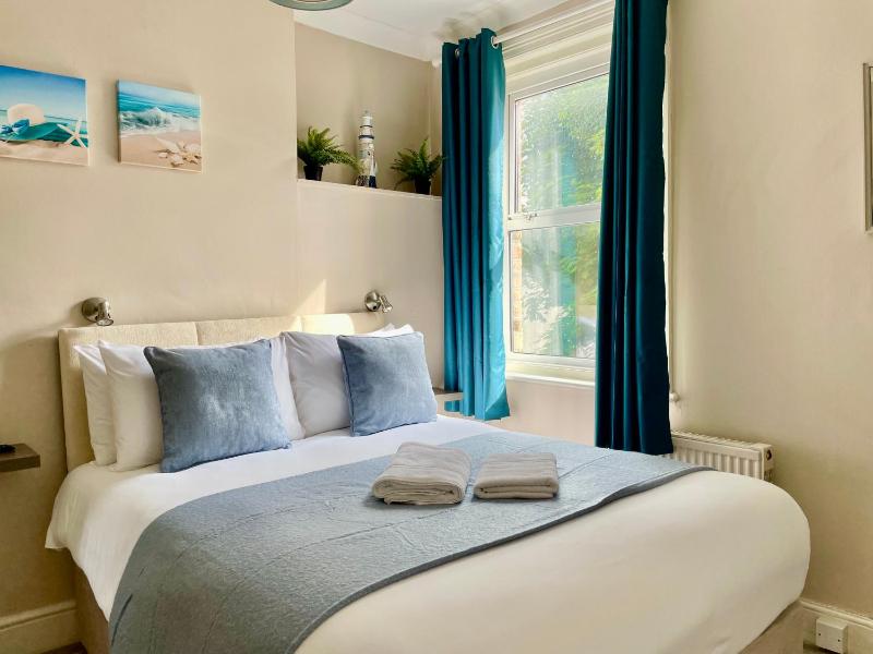 Double Room image 4