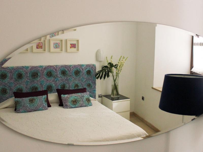 One-Bedroom Apartment image 2